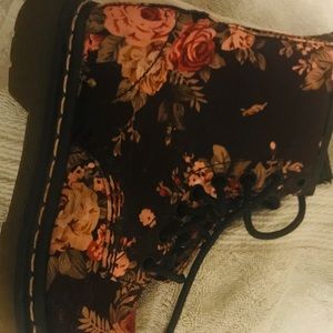 Super cute flower doc martens
